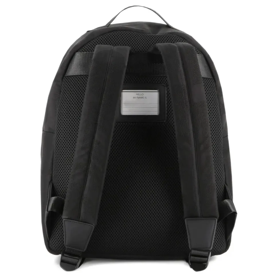 Schwarzer Rucksack mit gelbem Akzentpatch