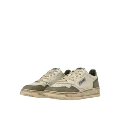 Silberne Eidechse Wildleder Sneakers