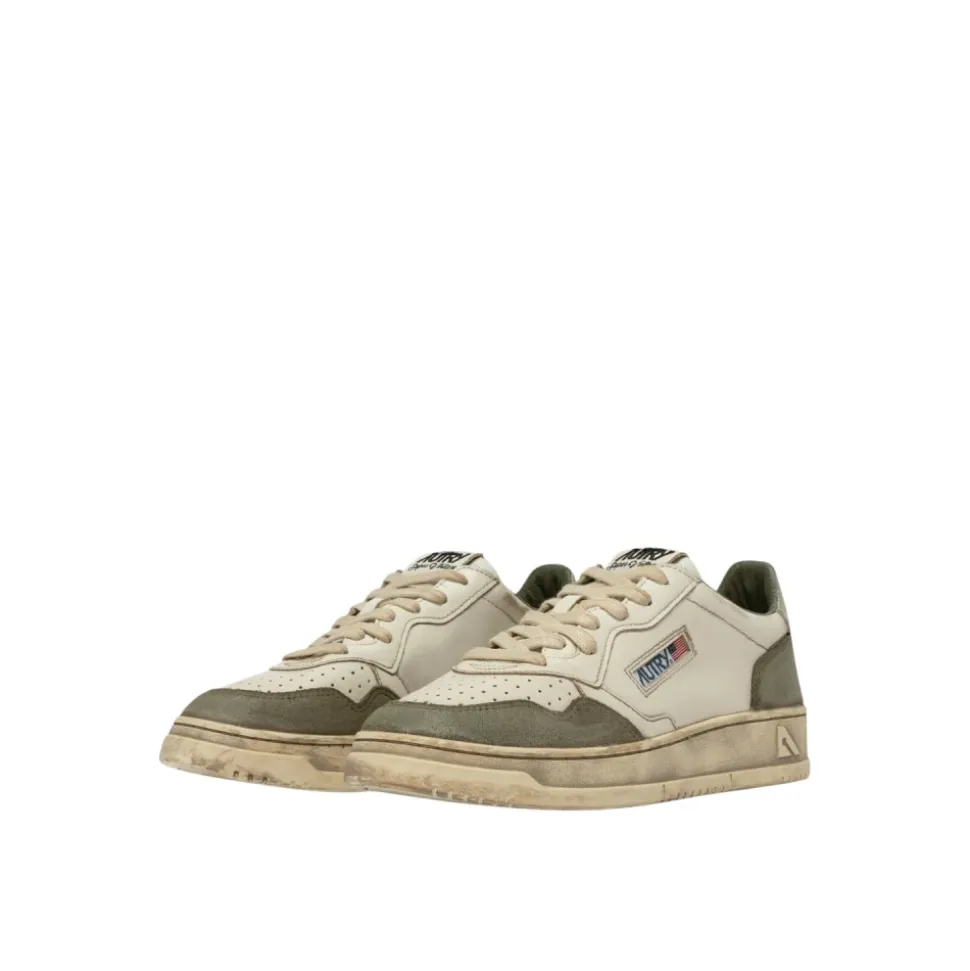 Silberne Eidechse Wildleder Sneakers