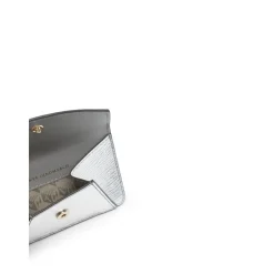 Silberne Umschlagbrieftasche