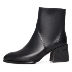 Skulptierte Eleganz Stiefeletten