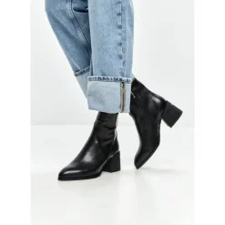 Skulptierte Eleganz Stiefeletten