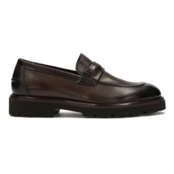 Slip-On Halbschuhe auf einer dicken Sohle