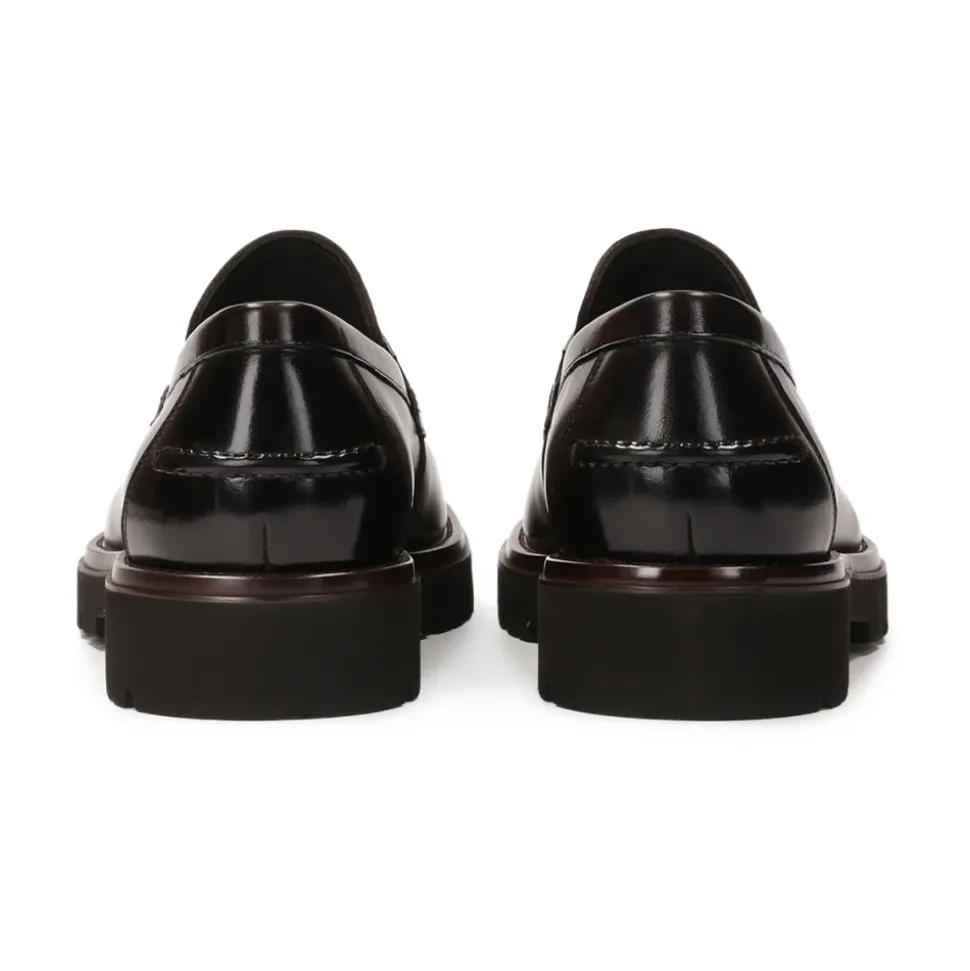 Slip-On Halbschuhe auf einer dicken Sohle