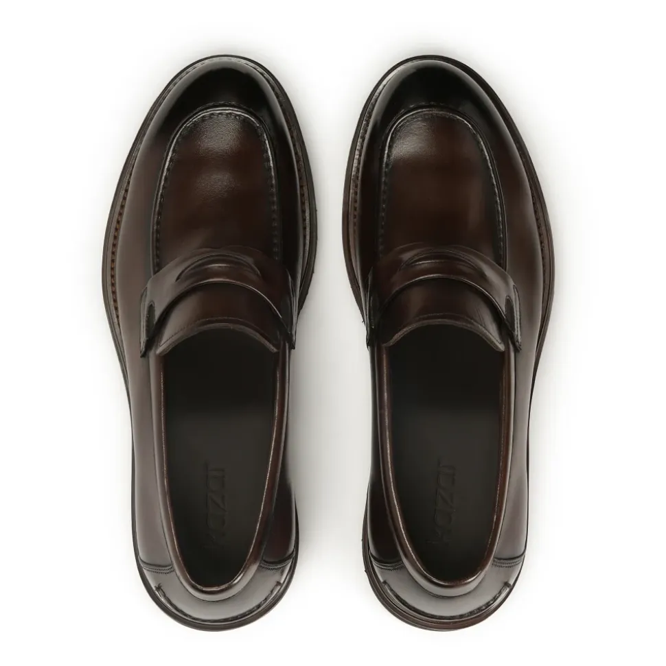 Slip-On Halbschuhe auf einer dicken Sohle