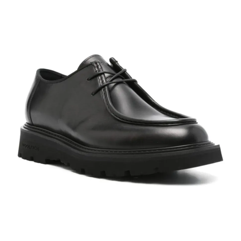 Stilvolle Schnürschuhe in Schwarz
