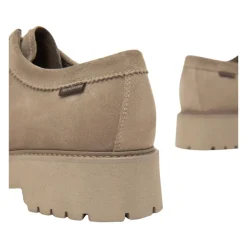 Stilvolle Schnürschuhe mit Mokassin-Naht