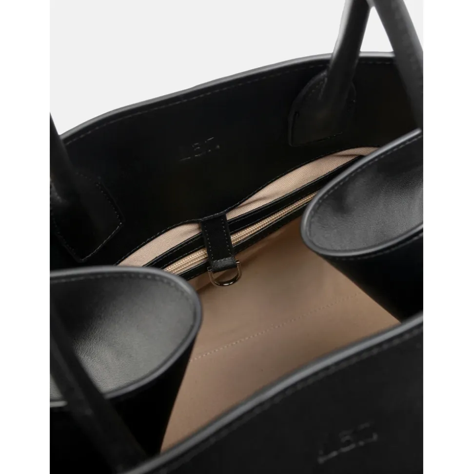 Stilvolle Schuh- und Accessoires-Kollektion