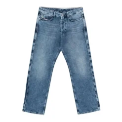 Straight Jeans