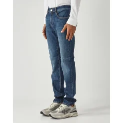Straight Jeans