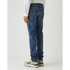 Straight Jeans