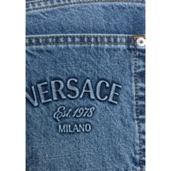 Straight-leg jeans