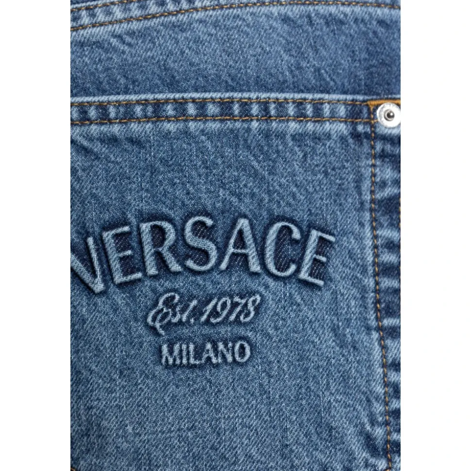 Straight-leg jeans