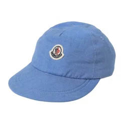 Stylische blaue Wintermütze