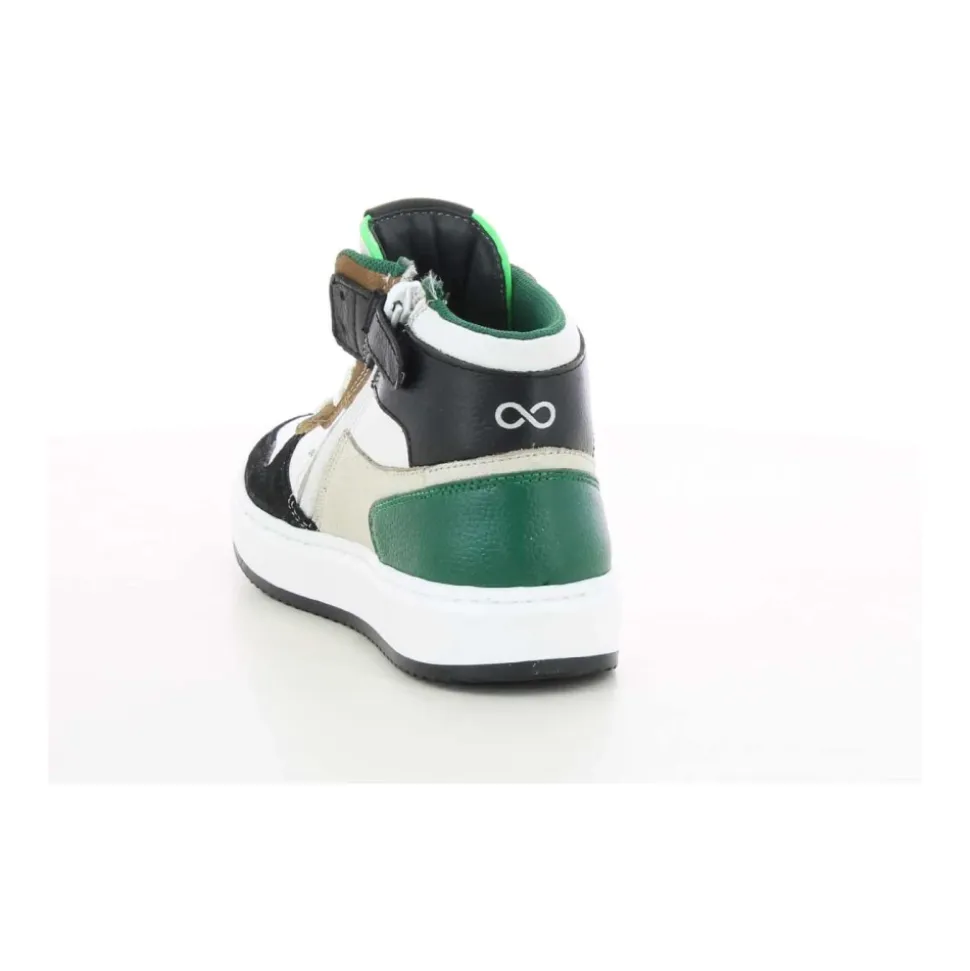 Stylische Kinderschuhe in Cognac