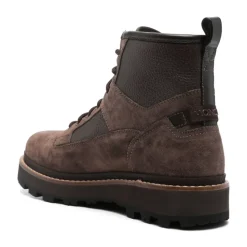 Stylische Schuhe für Männer und Frauen