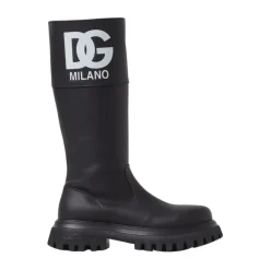 Stylische schwarze hohe Kinderstiefel