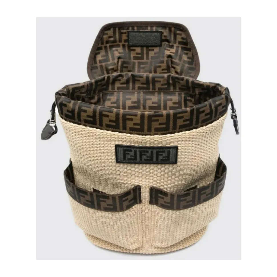 Stylischer Raffia-Rucksack mit Kordelzug