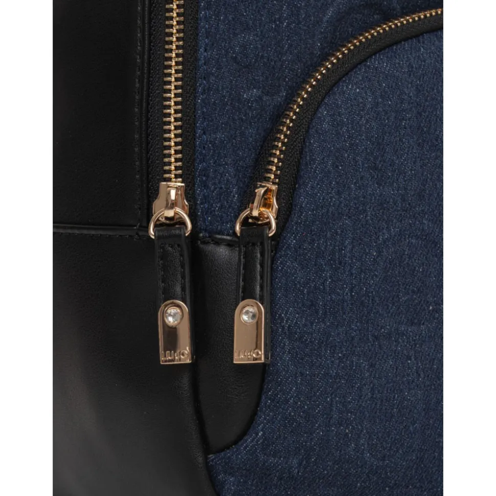 Stylischer Rucksack mit Reißverschluss und Vordertasche
