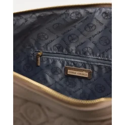 Stylischer Weekender mit Geprägtem Logo