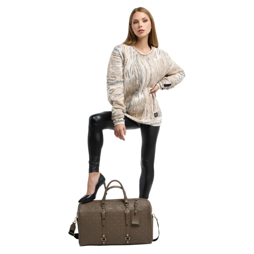 Stylischer Weekender mit Geprägtem Logo