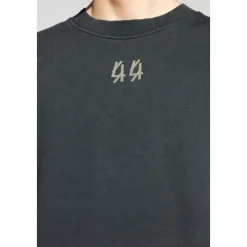 Sweatshirts & Hoodies