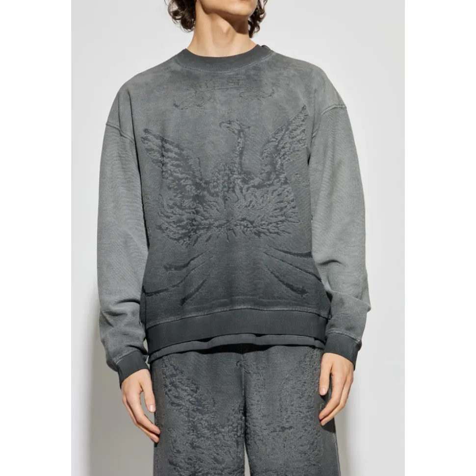 Sweatshirts & Hoodies
