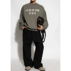 Sweatshirts & Hoodies