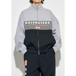 Sweatshirts & Hoodies