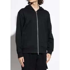 Sweatshirts & Hoodies