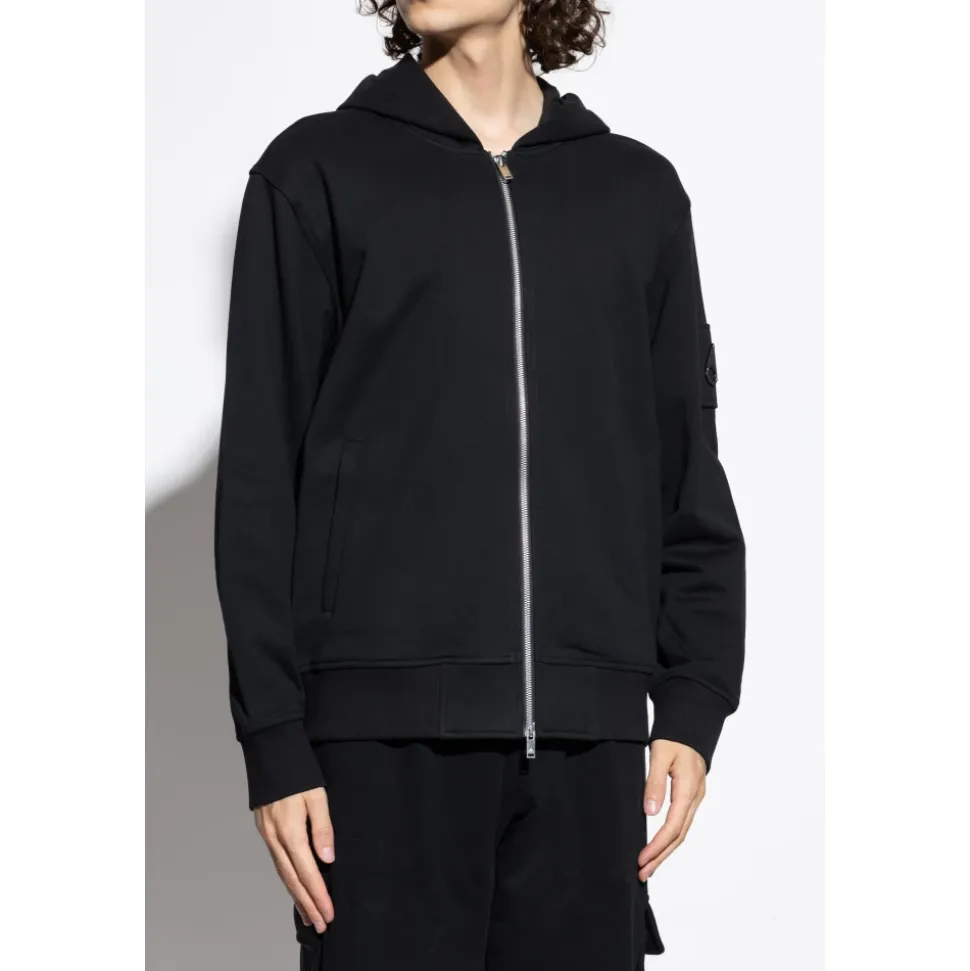 Sweatshirts & Hoodies