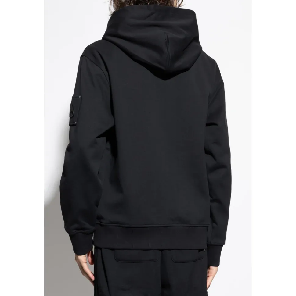 Sweatshirts & Hoodies
