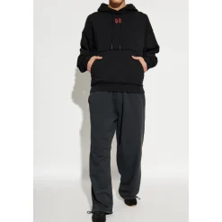 Sweatshirts & Hoodies