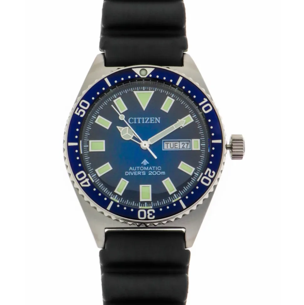 Taucheruhr mit automatischem Uhrwerk und blauem Zifferblatt