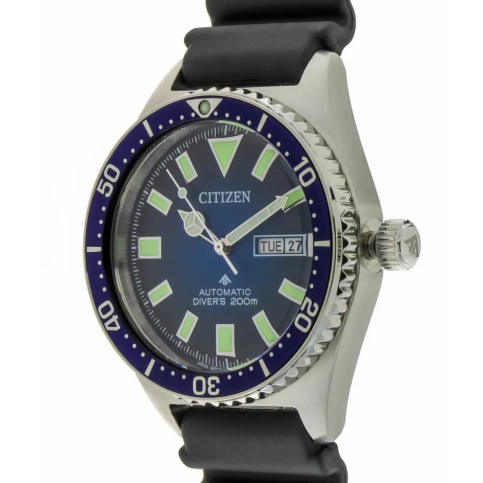 Taucheruhr mit automatischem Uhrwerk und blauem Zifferblatt