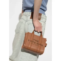 The Micro Tote Schultertasche
