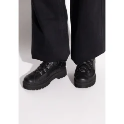 Trapperstiefel mit bedrucktem Logo