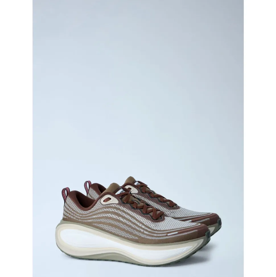 Vomero Plus QS Sneakers