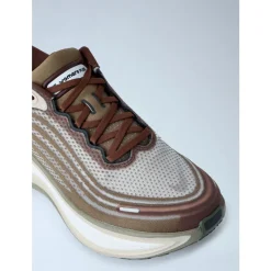 Vomero Plus QS Sneakers