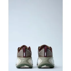 Vomero Plus QS Sneakers