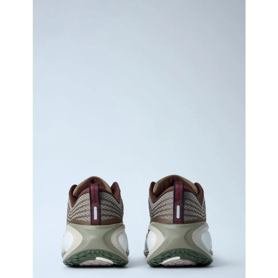 Vomero Plus QS Sneakers
