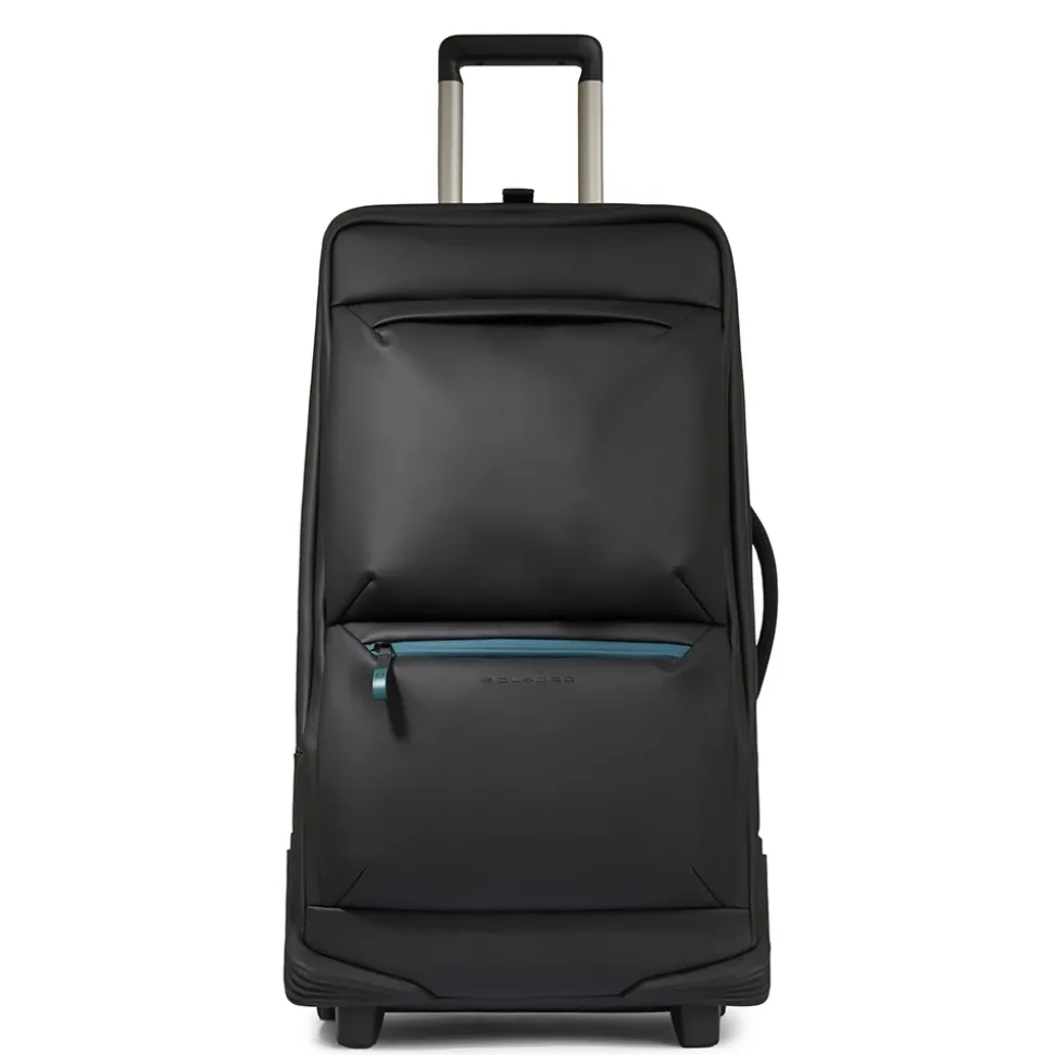 Water resistant duffle bag with wheels