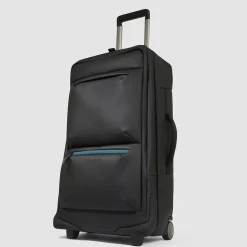 Water resistant duffle bag with wheels