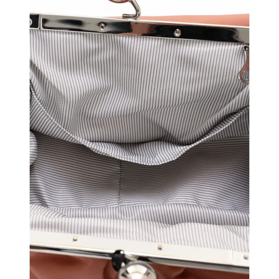 Weiche Leder-Schultertasche mit Kette
