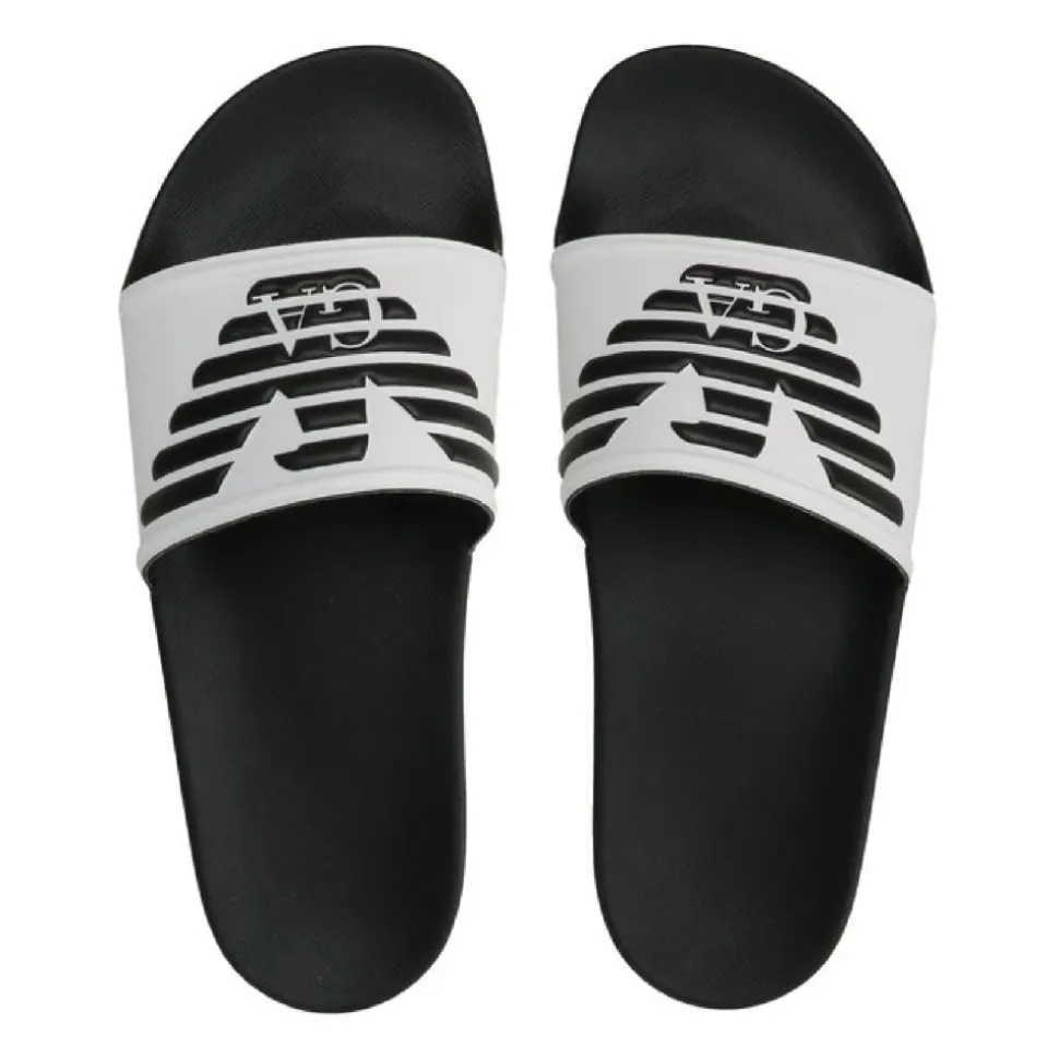 Weiße Flip-Flops & Slider