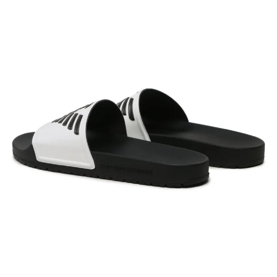 Weiße Flip-Flops & Slider