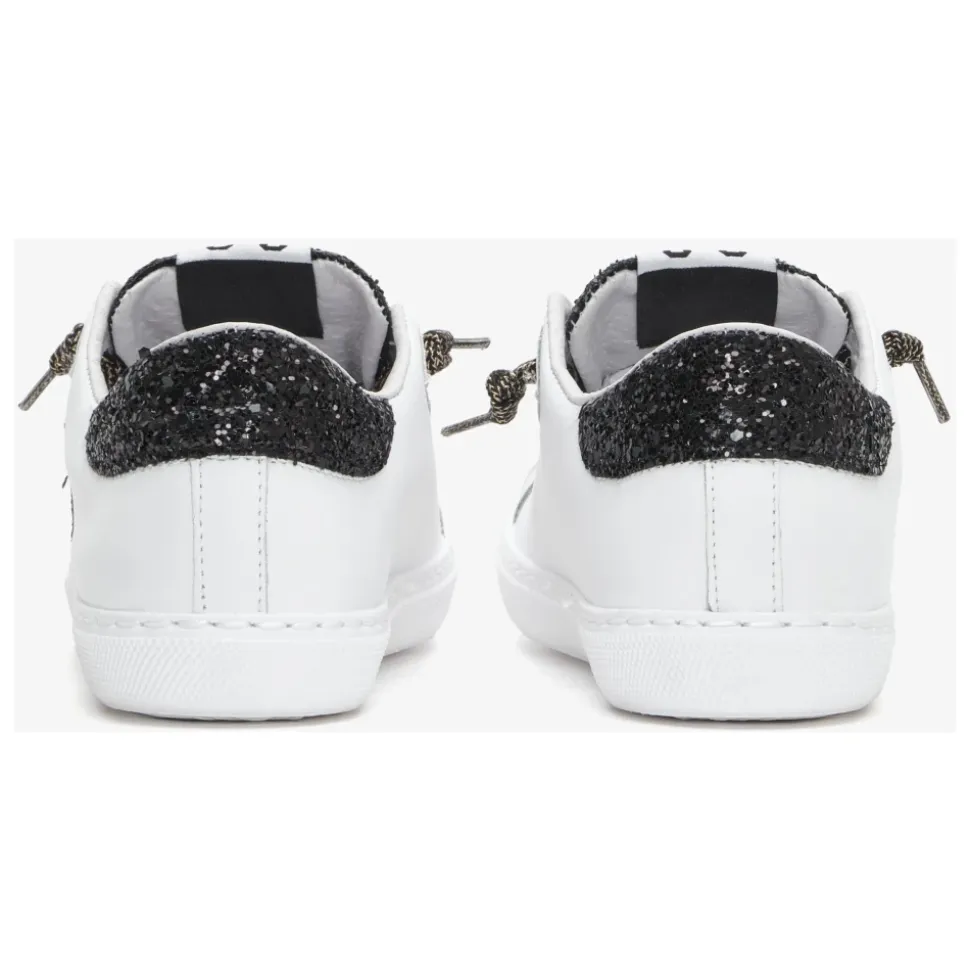 Weiße Ledersneakers mit Schwarzen und Goldenen Glitzerdetails