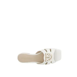 Weiße Slipper Schuhe