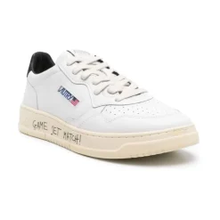 Weiße Sneakers für Stylischen Look