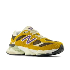 Weiße Sneakers im 9060-Stil